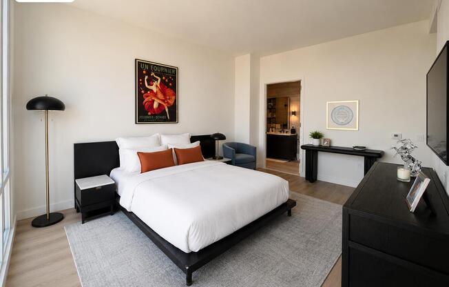 356 E 78 ST