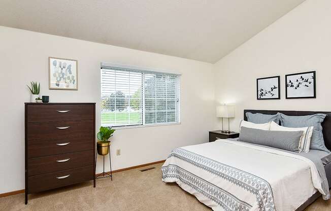 Birch Lake Townhomes - Bedroom