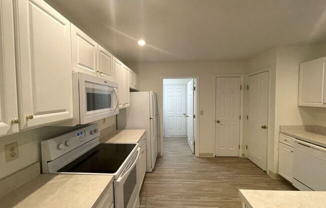 2 beds, 2.5 baths, $1,940