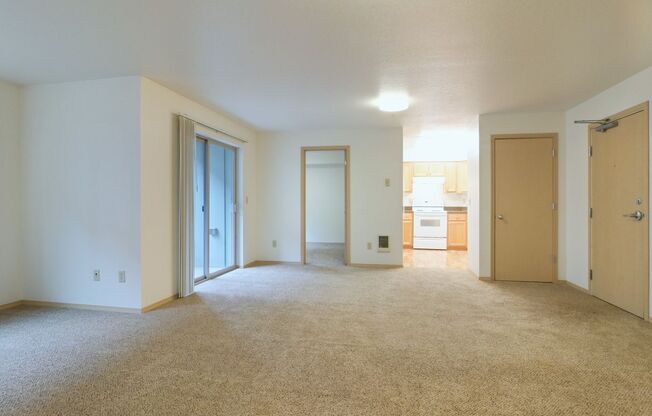 2 beds, 1 bath, $1,600, Unit 7