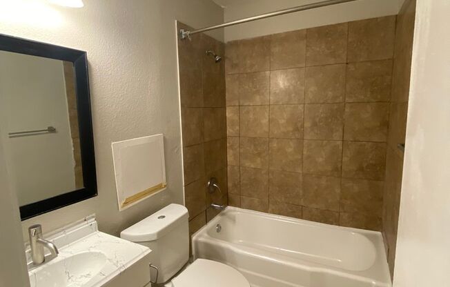 2 beds, 1 bath, 800 sqft, $1,440, Unit 1729-106