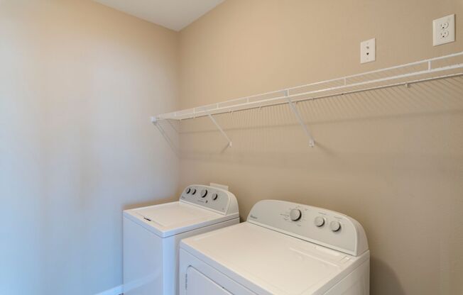 3 beds, 2 baths, 1,315 sqft, $1,585, Unit 301