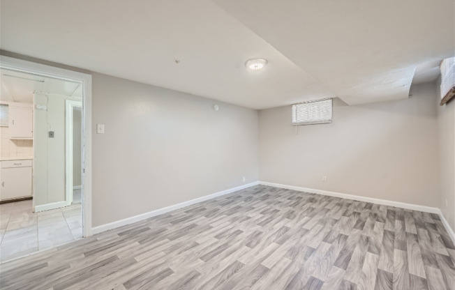 1423 14 AVE