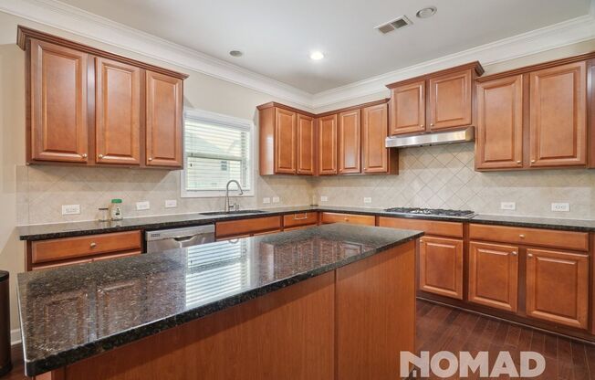 Spacious 5BR House in Cumming