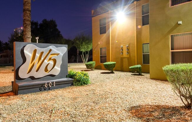 2 beds, 1 bath, 750 sqft, $1,299, Unit 15