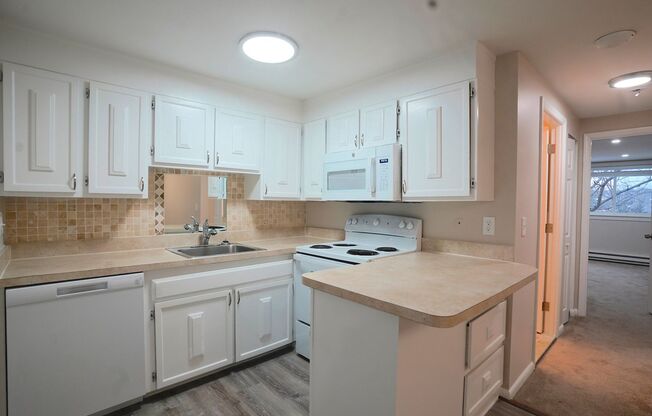 2 beds, 1 bath, 1,050 sqft, $2,500, Unit 72-2