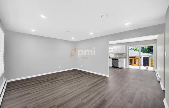 2124 MARTHA ST