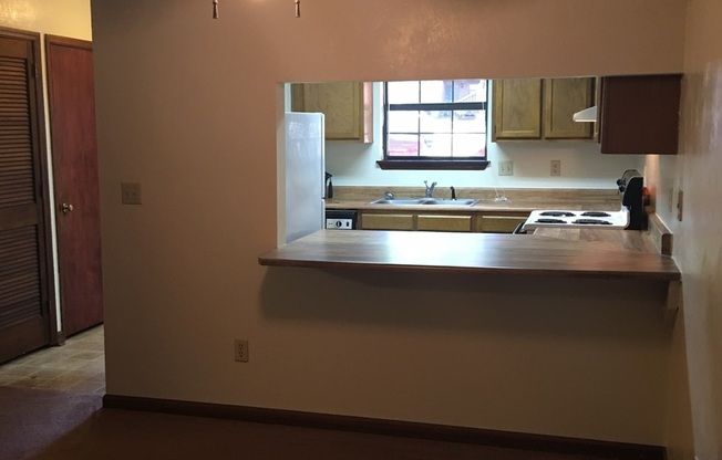 2 beds, 2 baths, 962 sqft, $1,075, Unit Unit B