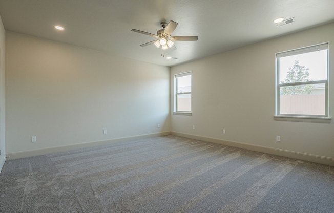 846 FIRE QUARTZ LN