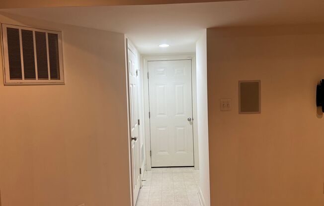 3 beds, 2.5 baths, $3,000