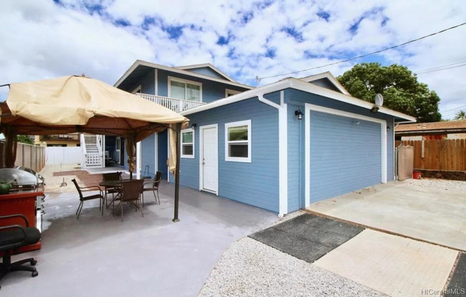 6 bed 2 bath, Multi-Family home, Converted Garage and ample storage.