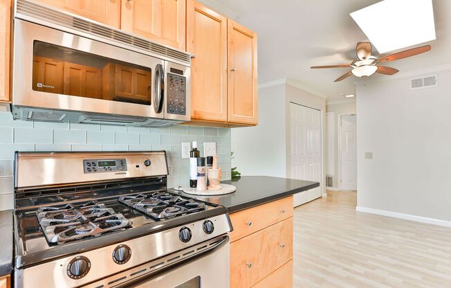 2 beds, 2 baths, $2,900, Unit Apt 104