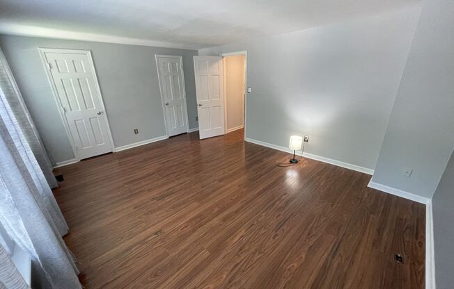 3 bd 2ba end unit townhouse.
