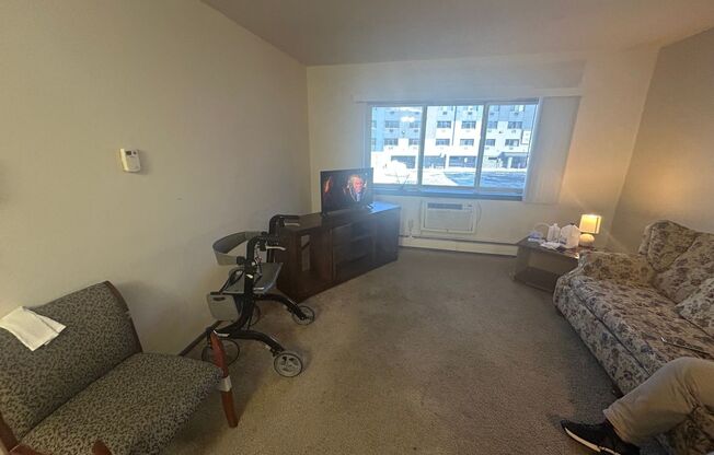 1 bed, 1 bath, $995, Unit 118