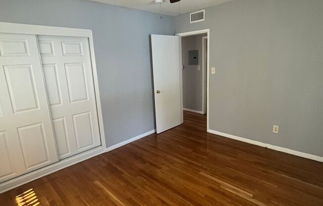 2 beds, 1 bath, $2,200