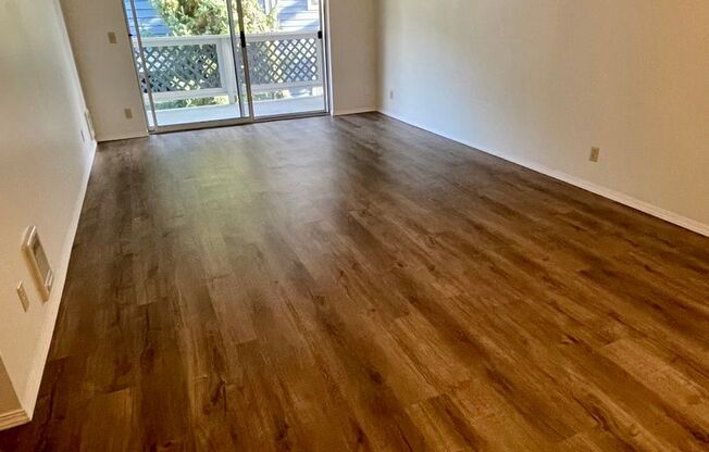 2 beds, 1.5 baths, 900 sqft, $1,600, Unit B301