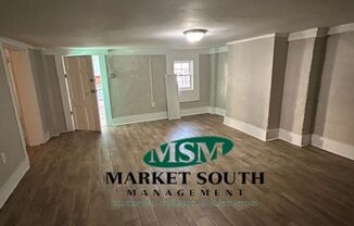 2 beds, 1 bath, $1,495, Unit 404 1/2 E. 31st Street