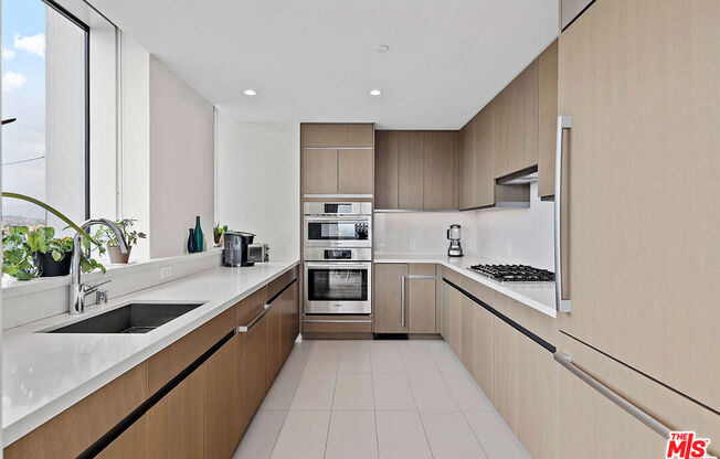 2 beds, 3 baths, 1,610 sqft, $5,950, Unit 2506