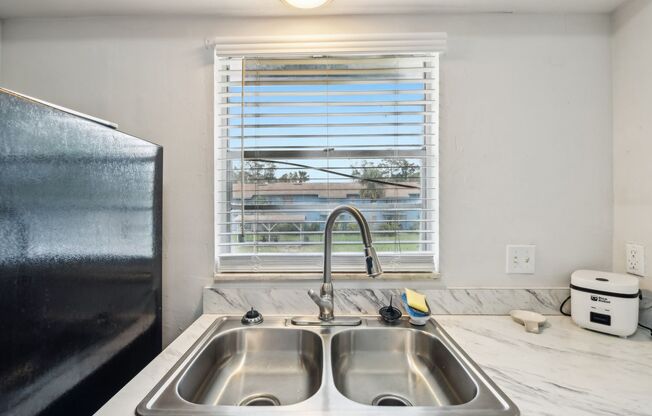 2 beds, 2 baths, 1,125 sqft, $1,650, Unit 7