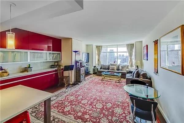 160 W 66 ST