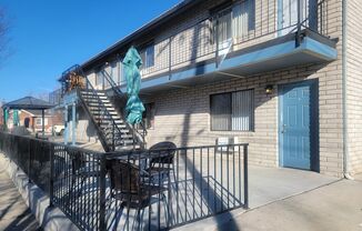 E Taylor St 8-Plex