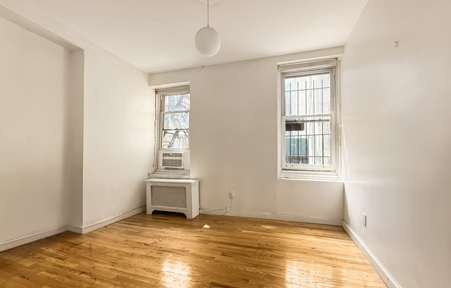 453 6 AVE