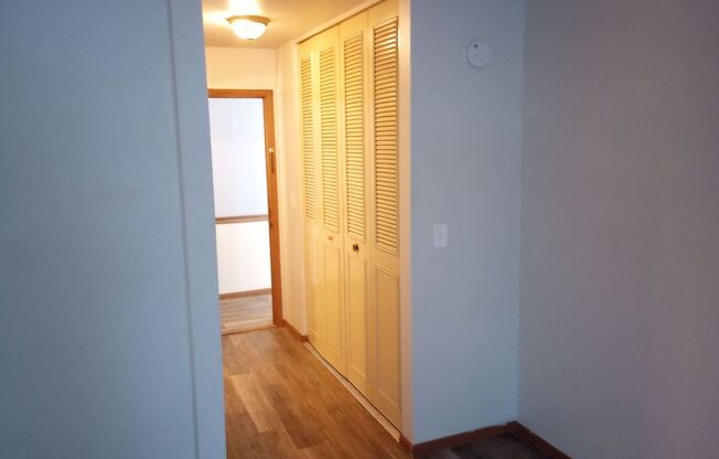 1 bed, 1 bath, 500 sqft, $650, Unit 205