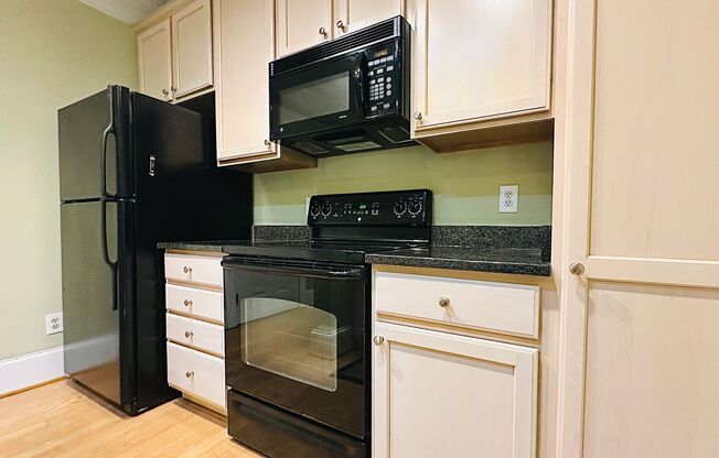 1 bed, 1.5 baths, $1,150