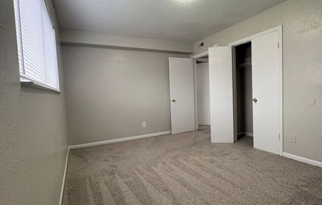 2 beds, 1 bath, 820 sqft, $1,075, Unit 412-I01