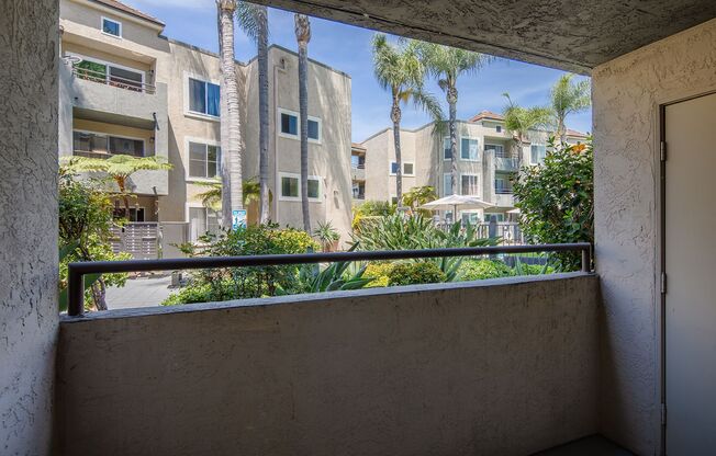 2 beds, 2 baths, 965 sqft, $2,895, Unit 130