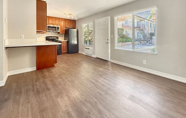 2 beds, 1 bath, 550 sqft, $2,145, Unit 78