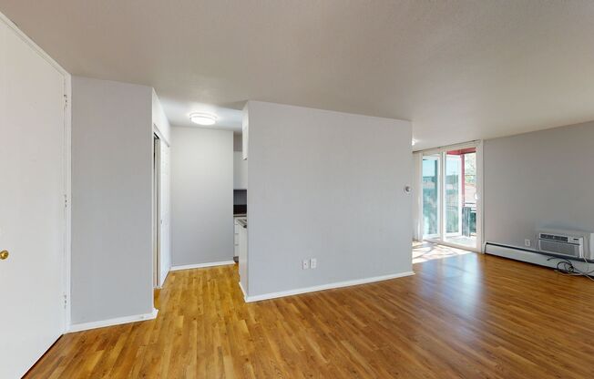 1 bed, 1 bath, 778 sqft, $1,095, Unit 11600 East 16th Ave #202