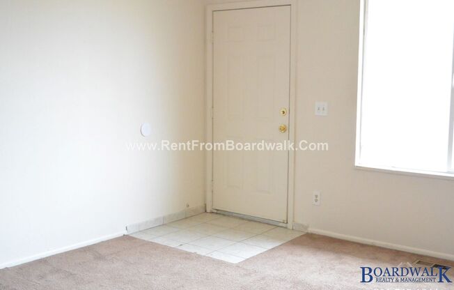 2 beds, 1 bath, 832 sqft, $1,375