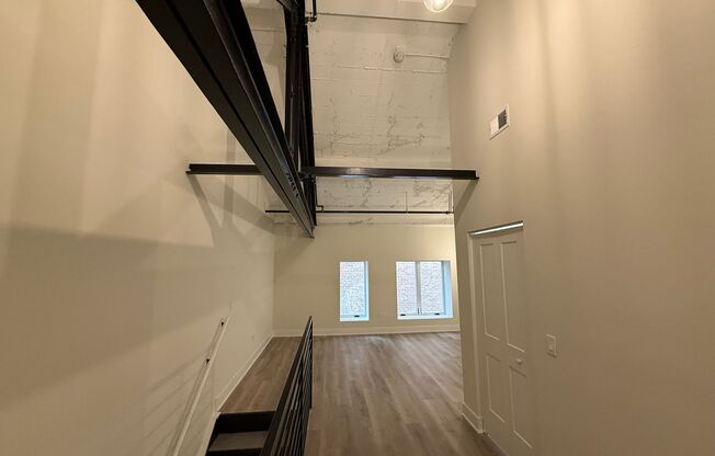 1 bed, 1.5 baths, 689 sqft, $3,375, Unit 208
