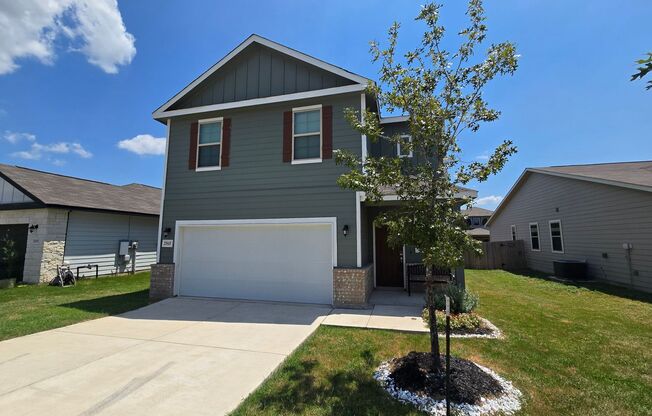 Off HWY 46 Near I10 / Fridge, Washer & Dryer Included / Fenced in Backyard / Community Parks / Seguin ISD *2 weeks free rent off the first full month*