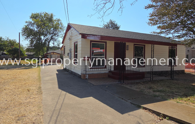 402 S STORY RD