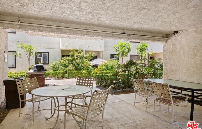 1 bed, 1 bath, 634 sqft, $1,750, Unit 115