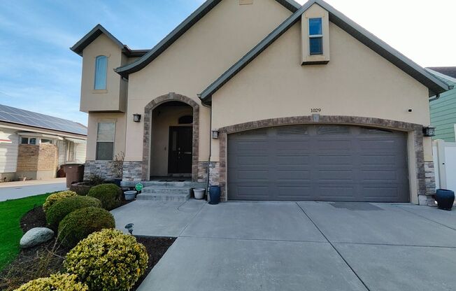 Lovely 3 Bed/1.5 Bath Home in SLC! - All Utilities Included