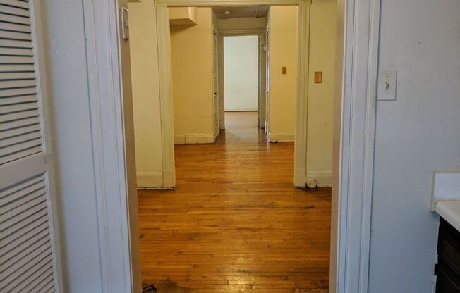 1 bed, 1 bath, $1,195, Unit Apt. A