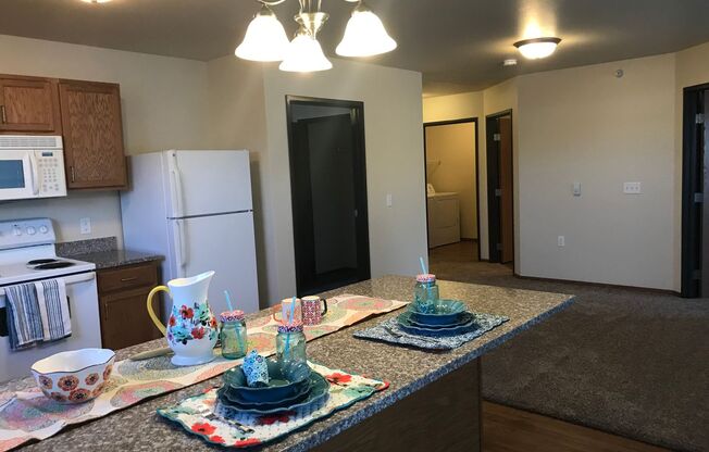 3 beds, 2 baths, 1,330 sqft, $1,865, Unit 3211