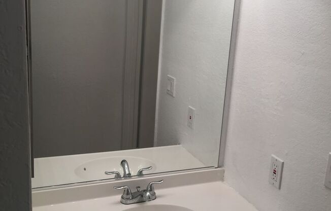 2 beds, 1 bath, 825 sqft, $1,695, Unit 0268