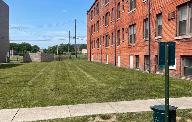 624 Charlotte St, Detroit MI 300