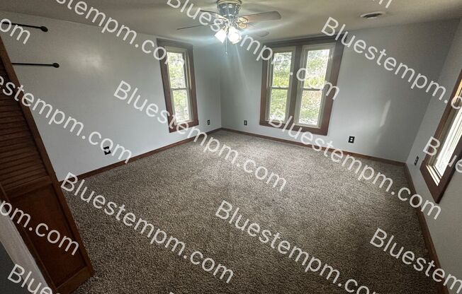 3 beds, 1 bath, $1,500