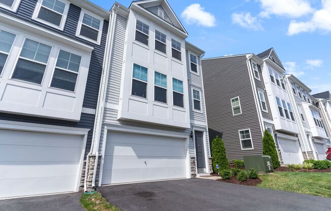 Stunning End-Unit Townhome!