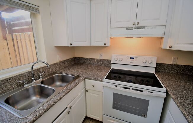 1 Bed Townhouse - 4770 Topaz #77 - Park Village