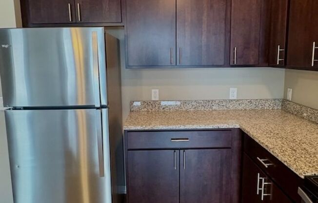 1 bed, 1 bath, 676 sqft, $1,425, Unit 323