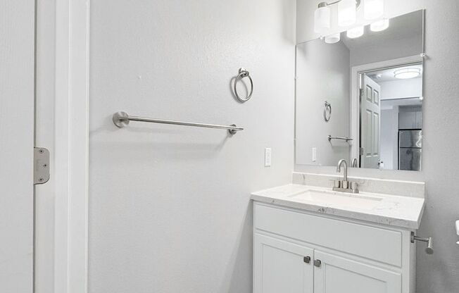 1 bed, 1 bath, 636 sqft, $1,650, Unit 324