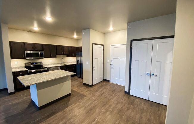 1 bed, 1 bath, 821 sqft, $1,300, Unit 103