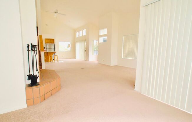 SPACIOUS 2BD/2BA CONDO WITH LOFT IN PB! BLOCKS TO MISSION BAY- $4,595/mo