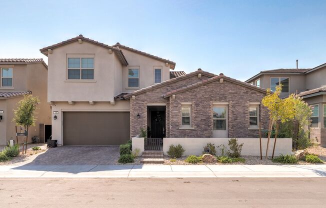 Luxury Summerlin home in gated community with pool/spa